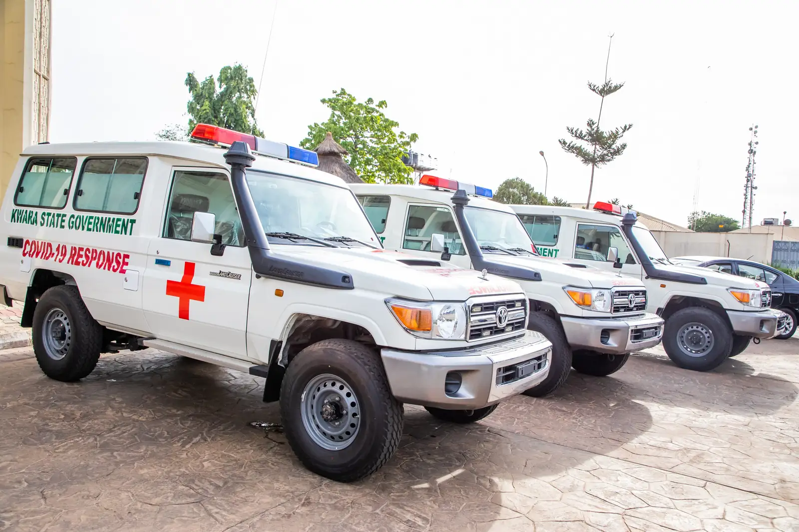 Response ambulances for the state health service